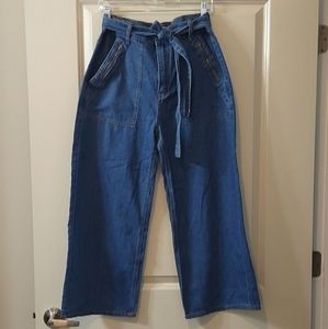 Forever 21 Wide Leg Cropped Jeans